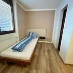 Hecht Hotel