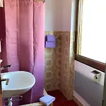 Hecht Hotel